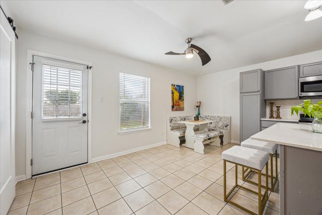 104 Lucky Clover LN, Hutto, TX 78634