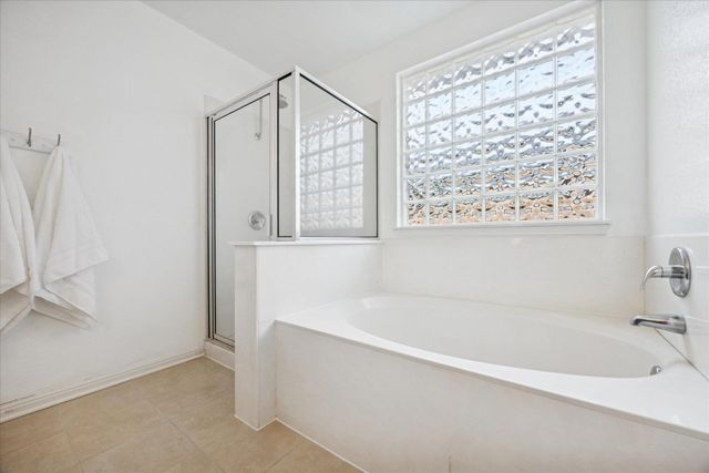 104 Lucky Clover LN, Hutto, TX 78634