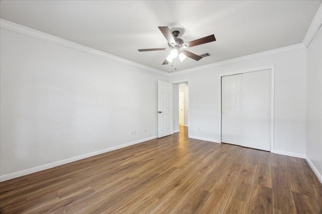 104 Lucky Clover LN, Hutto, TX 78634