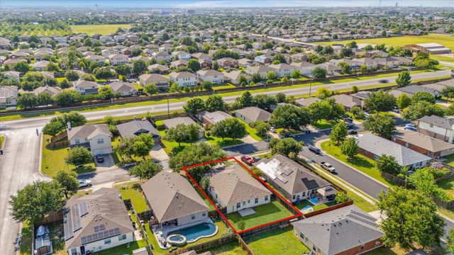 104 Lucky Clover LN, Hutto, TX 78634