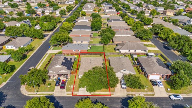 104 Lucky Clover LN, Hutto, TX 78634