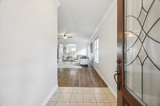 104 Lucky Clover LN, Hutto, TX 78634