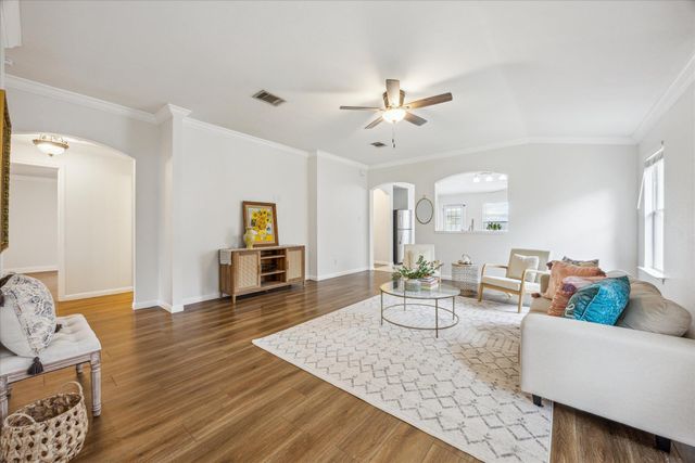 104 Lucky Clover LN, Hutto, TX 78634