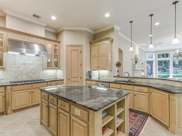 1201 Pecan Hollow Trail, Mckinney, TX 75072