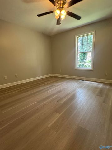 324 Elkwood Section Road, Hazel Green, AL 35750