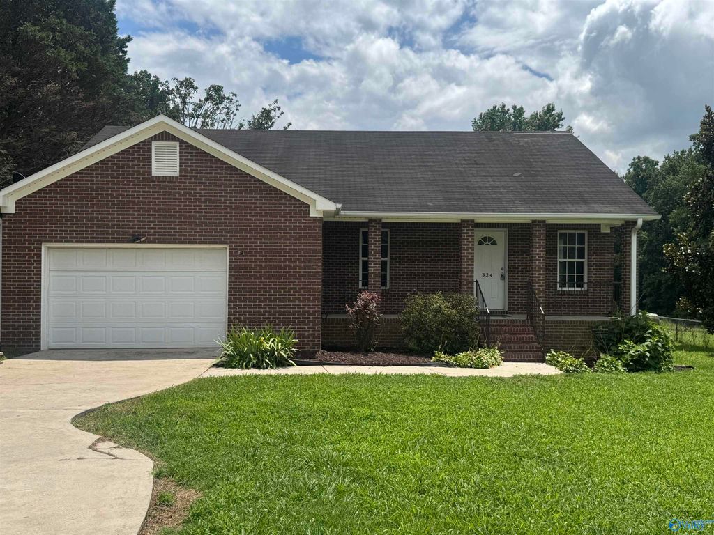 324 Elkwood Section Road, Hazel Green, AL 35750