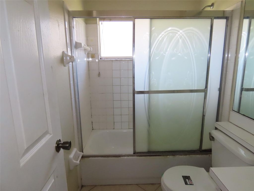 Image 16 of property listing at 8902 BRELAND DRIVE, Tampa, FL 33626