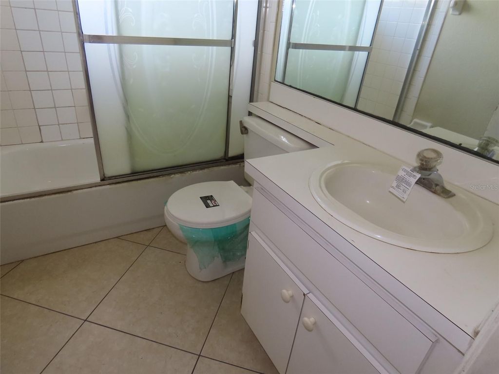 Image 17 of property listing at 8902 BRELAND DRIVE, Tampa, FL 33626
