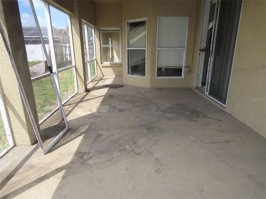 Image 20 of property listing at 8902 BRELAND DRIVE, Tampa, FL 33626
