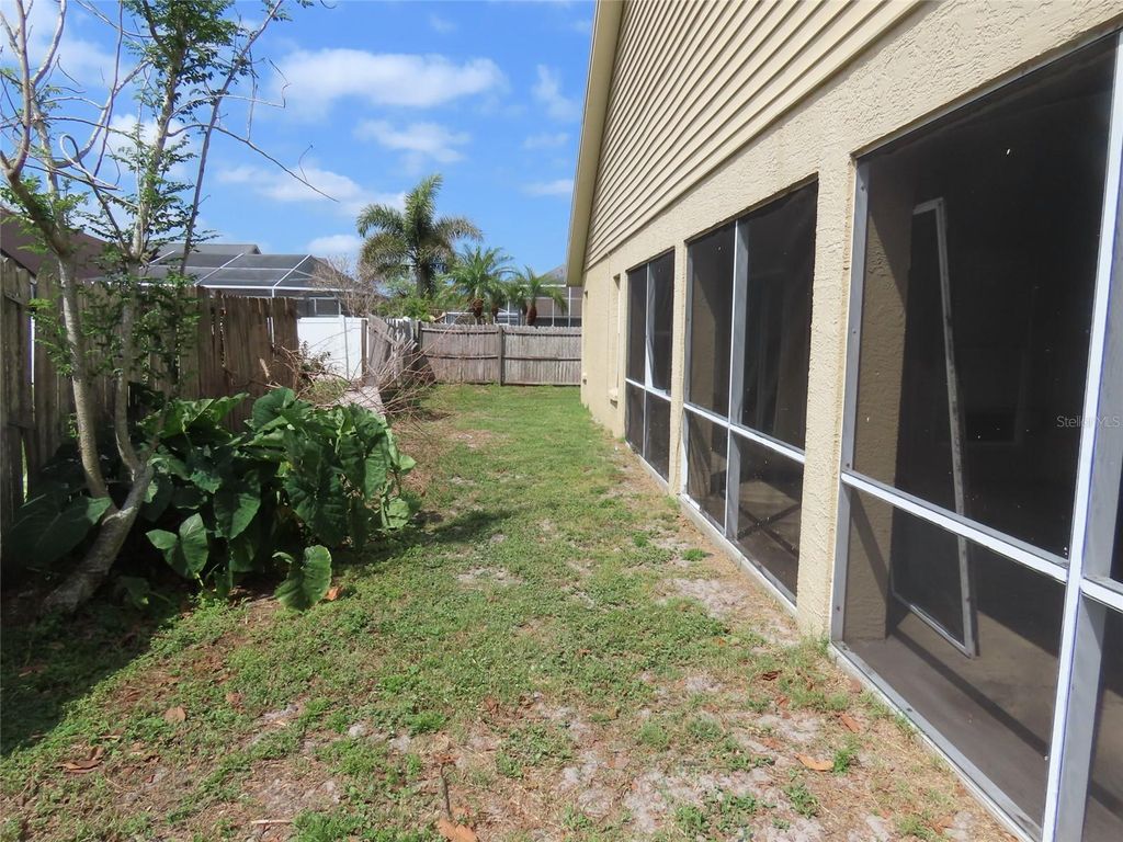 Image 22 of property listing at 8902 BRELAND DRIVE, Tampa, FL 33626