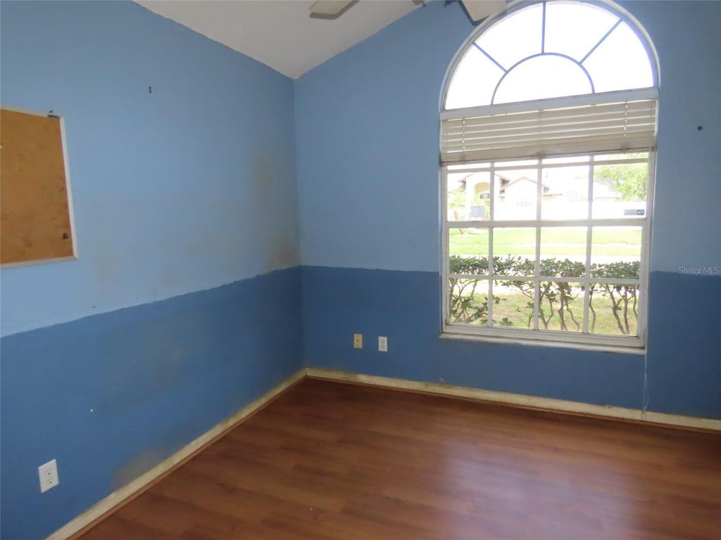 Image 5 of property listing at 8902 BRELAND DRIVE, Tampa, FL 33626