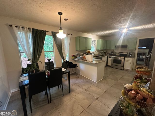 3915 Melanie Woods Drive, Atlanta, GA 30349