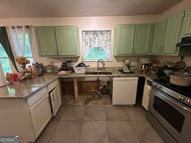 3915 Melanie Woods Drive, Atlanta, GA 30349