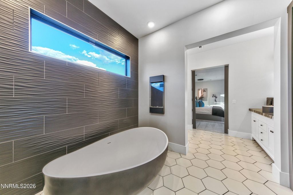 Image 19 of property listing at 5375 Mountain Creek Road, Reno, NV 89511