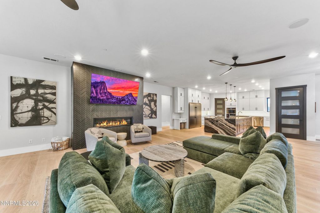Image 4 of property listing at 5375 Mountain Creek Road, Reno, NV 89511