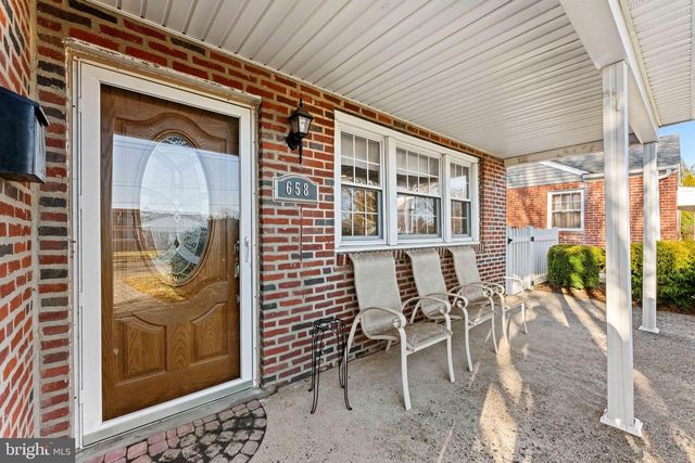 658 WARING ST, Philadelphia, PA 19116