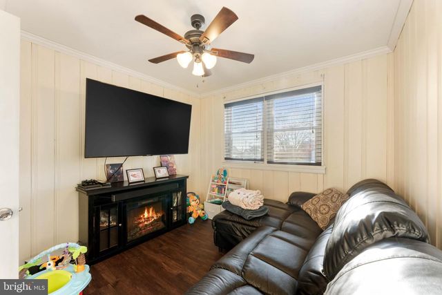 658 WARING ST, Philadelphia, PA 19116