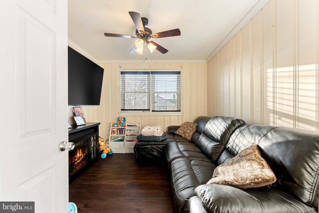 658 WARING ST, Philadelphia, PA 19116