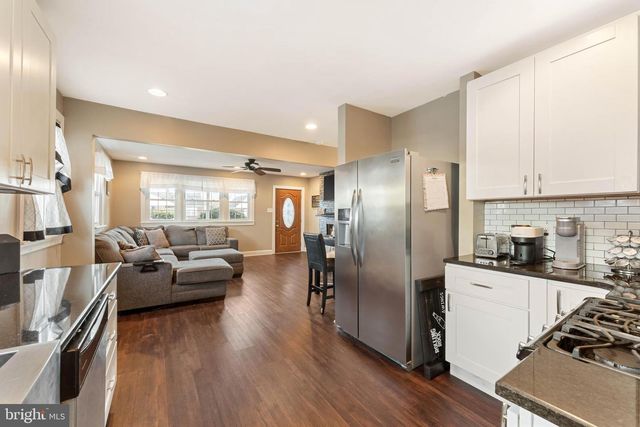 658 WARING ST, Philadelphia, PA 19116