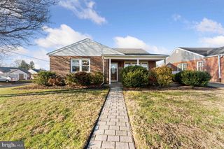 658 WARING ST, Philadelphia, PA 19116