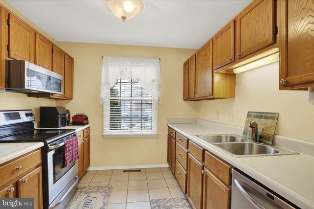 1947 DEER PATH RD, Harrisburg, PA 17110