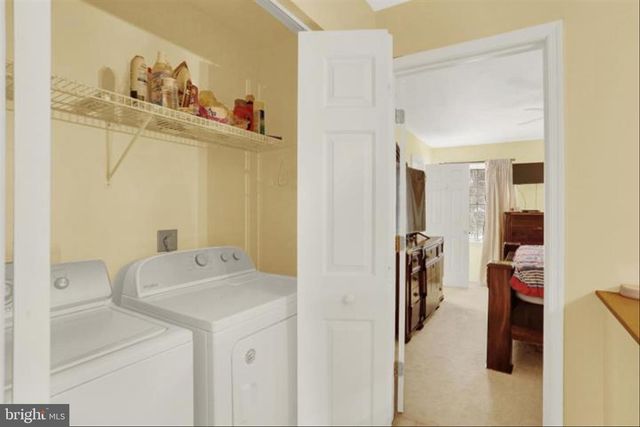 1947 DEER PATH RD, Harrisburg, PA 17110