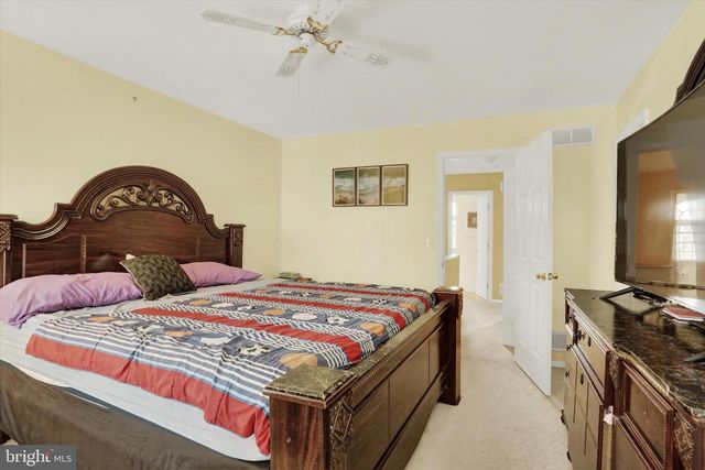 1947 DEER PATH RD, Harrisburg, PA 17110