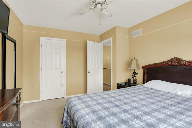 1947 DEER PATH RD, Harrisburg, PA 17110