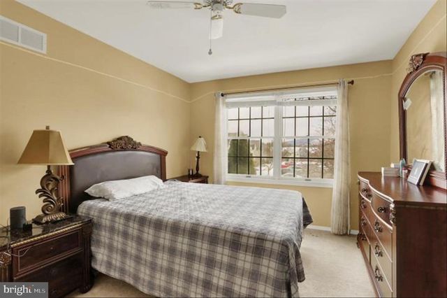 1947 DEER PATH RD, Harrisburg, PA 17110