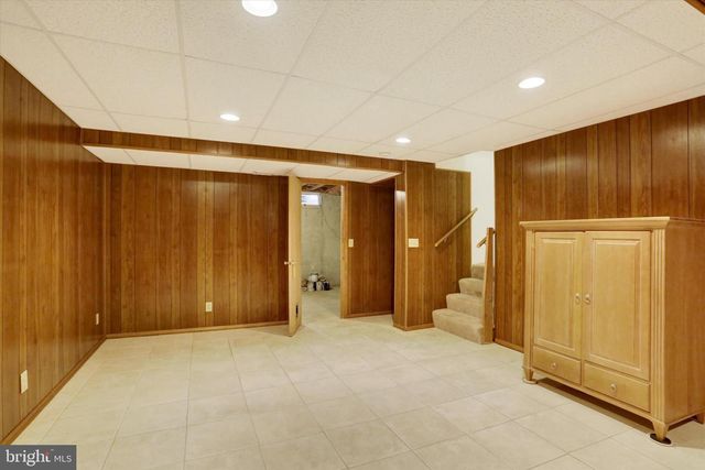 1947 DEER PATH RD, Harrisburg, PA 17110