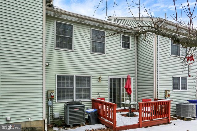 1947 DEER PATH RD, Harrisburg, PA 17110