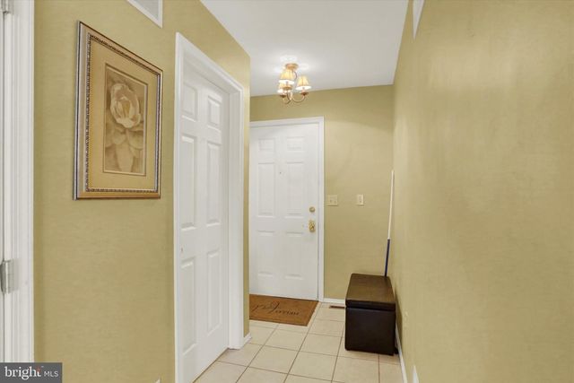 1947 DEER PATH RD, Harrisburg, PA 17110