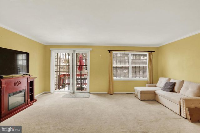 1947 DEER PATH RD, Harrisburg, PA 17110