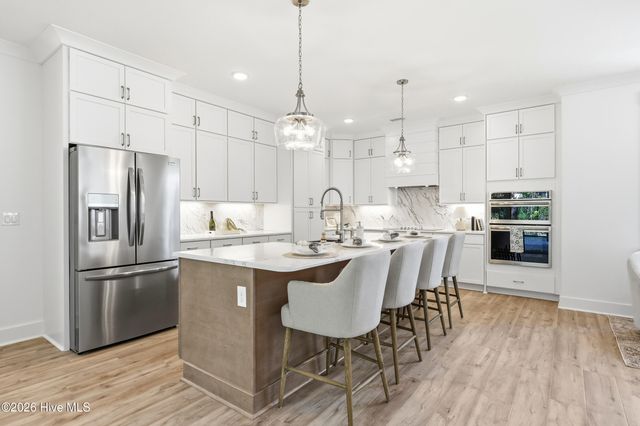 2030 Manor Parc Dr, Calabash, NC 28467