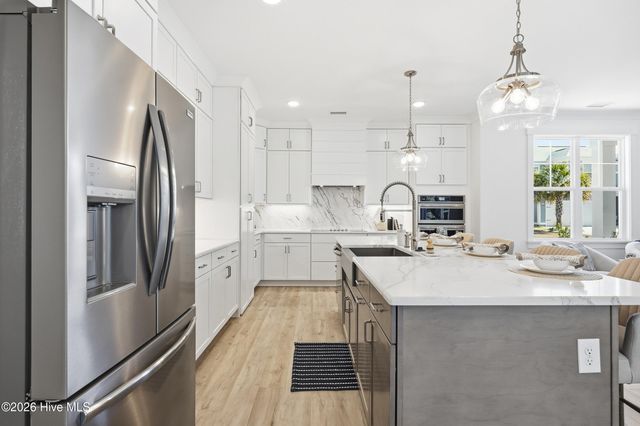 2030 Manor Parc Dr, Calabash, NC 28467