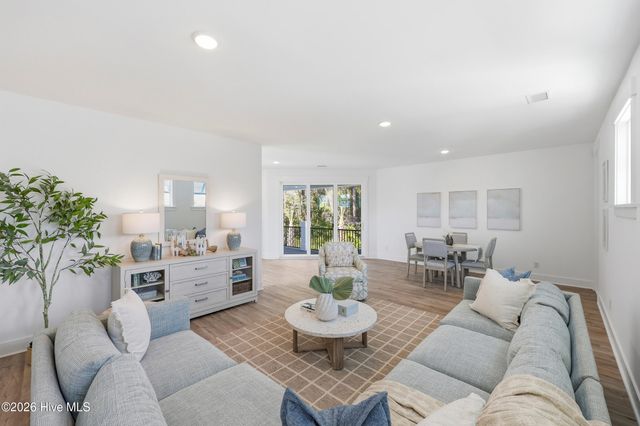 2030 Manor Parc Dr, Calabash, NC 28467