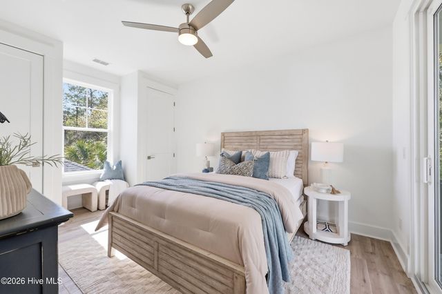 2030 Manor Parc Dr, Calabash, NC 28467