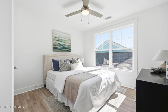 2030 Manor Parc Dr, Calabash, NC 28467