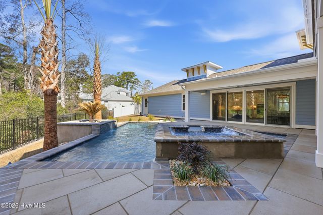 2030 Manor Parc Dr, Calabash, NC 28467