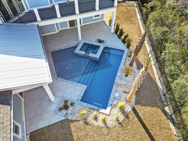 2030 Manor Parc Dr, Calabash, NC 28467