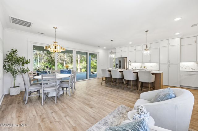 2030 Manor Parc Dr, Calabash, NC 28467