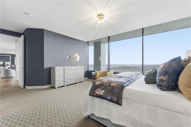 700 W 31st Street 1502, Kansas City, MO 64108