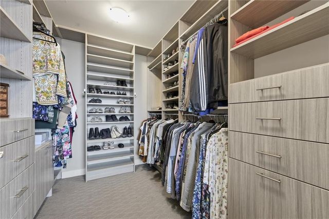 700 W 31st Street 1502, Kansas City, MO 64108