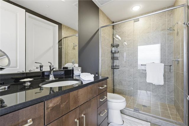 700 W 31st Street 1502, Kansas City, MO 64108