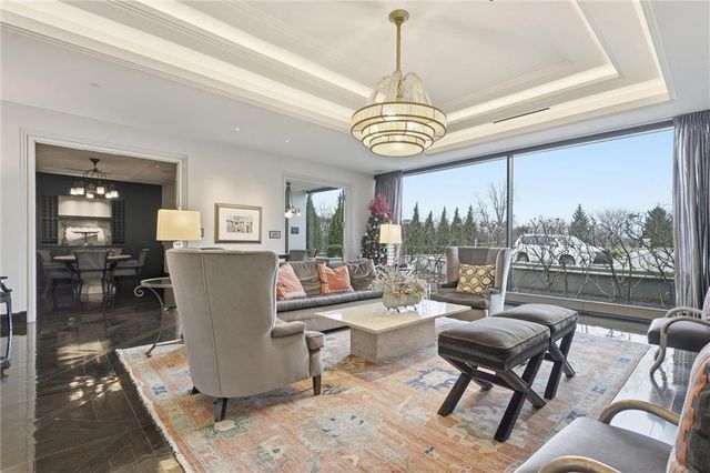 700 W 31st Street 1502, Kansas City, MO 64108