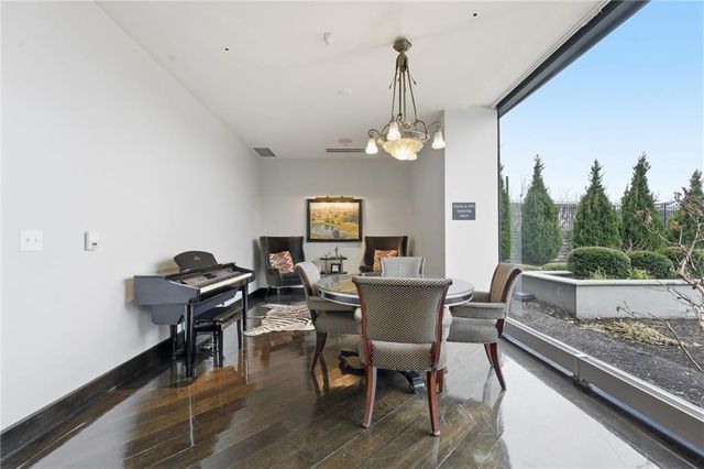 700 W 31st Street 1502, Kansas City, MO 64108