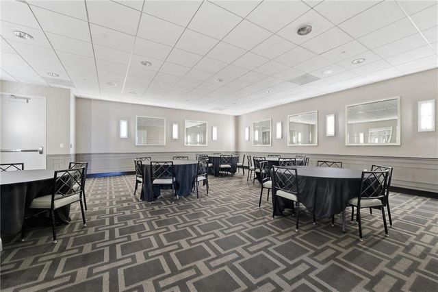 700 W 31st Street 1502, Kansas City, MO 64108