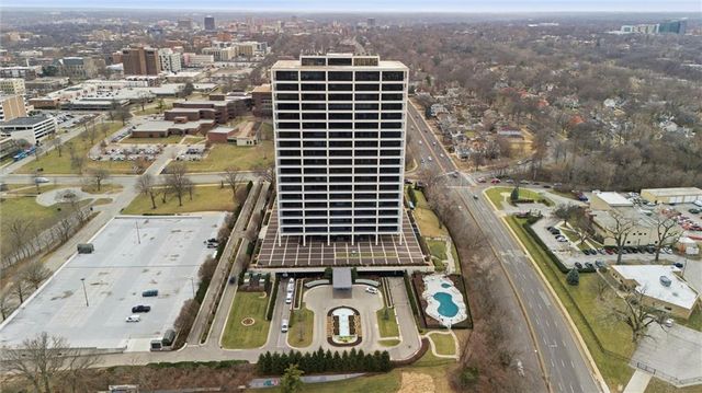 700 W 31st Street 1502, Kansas City, MO 64108
