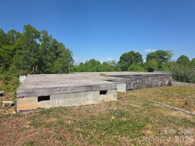 68 Nancy Tolley Street, Marion, NC 28752