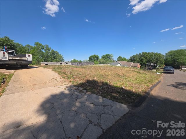 68 Nancy Tolley Street, Marion, NC 28752